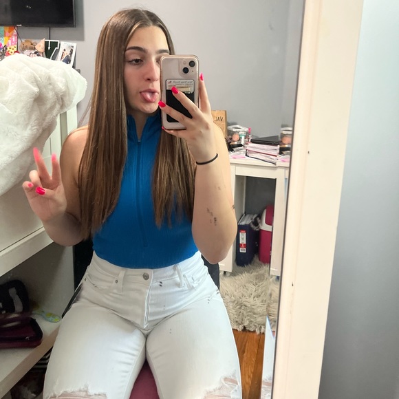 Meet your Posher, Valentina - Picture 1 of 1